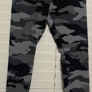 CAMO LEGGINGS